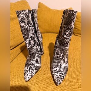 Snakeskin Pattern Women's Ankle Boots